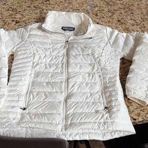 Patagonia Women's White Puffer Jacket XS
